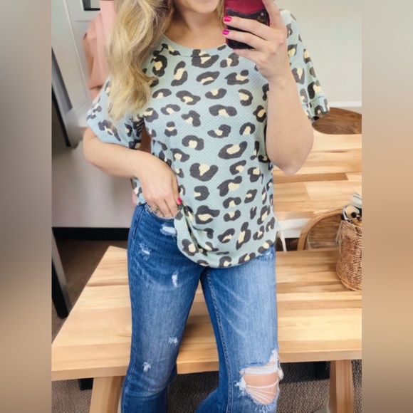 Tops - Animal Print Short Sleeve Top - Mint